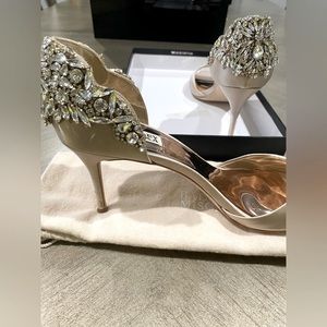 Badgley Mischka Celeste Peep Toe D'orsay Pump In Nude Satin size 10, “Like New”